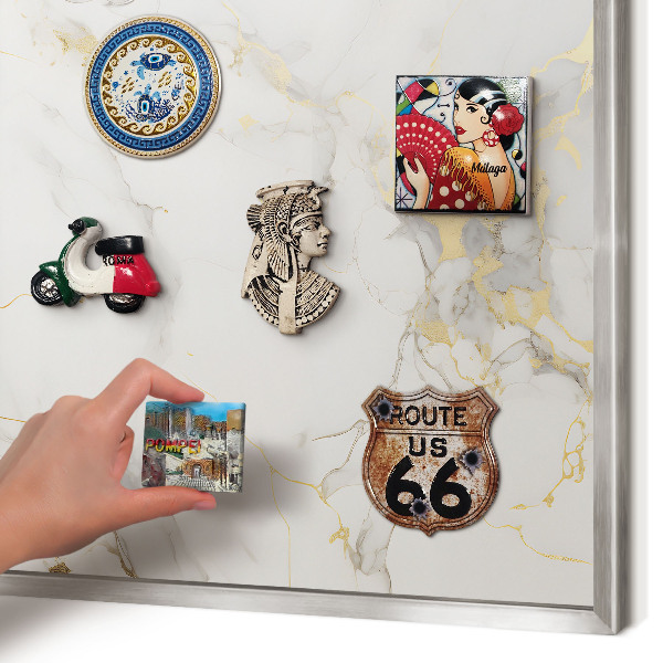 Magneetbord voor souvenir magneten met zilveren lijst Verfijnde elegantie