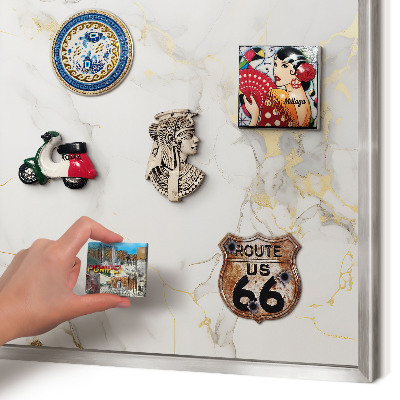 Magneetbord voor souvenir magneten met zilveren lijst Verfijnde elegantie