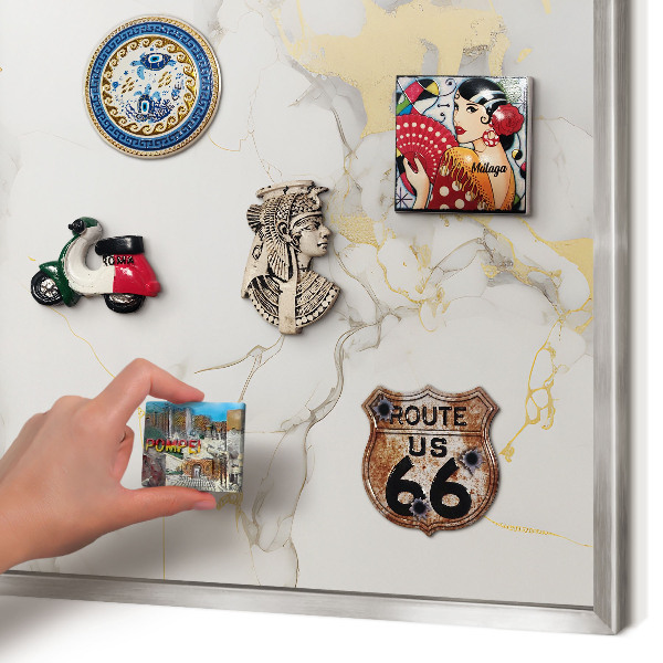 Magneetbord voor souvenir magneten met zilveren lijst Verfijnde elegantie