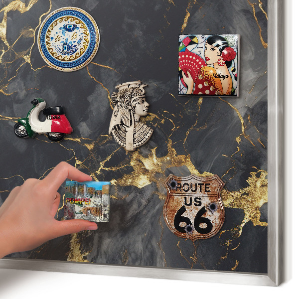 Decoratief metalen magneetbord in een zilveren lijst Fijne aderen