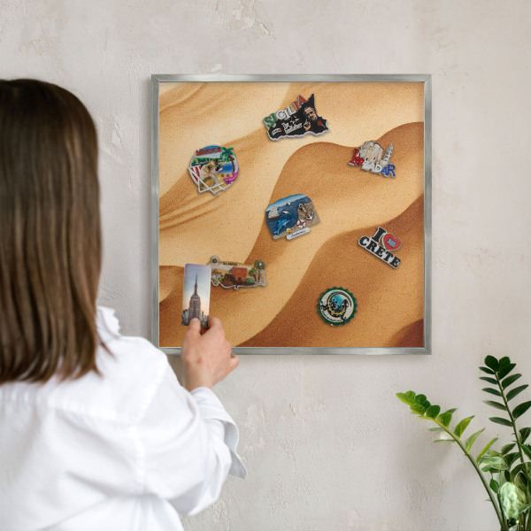 Magneetbord voor souvenir magneten met zilveren lijst Zandgolven