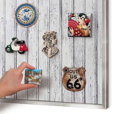 Decoratief metalen magneetbord in een zilveren lijst Licht hout