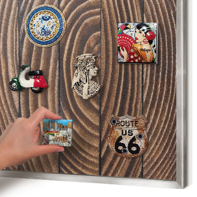 Magneetbord voor souvenir magneten met zilveren lijst Houtstructuur