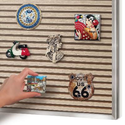 Decoratief metalen magneetbord in een zilveren lijst Rustige structuur