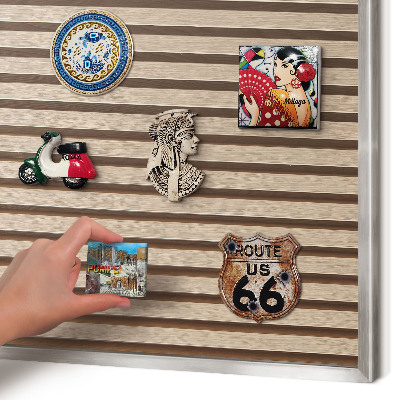 Decoratief metalen magneetbord in een zilveren lijst Rustige structuur