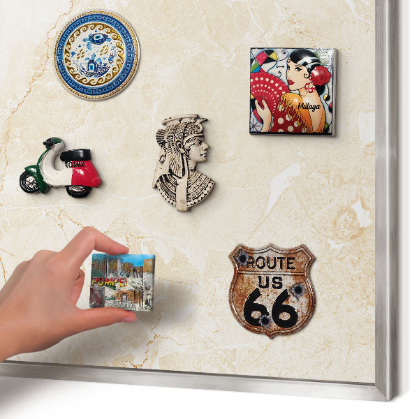 Magneetbord voor souvenir magneten met zilveren lijst Delicaat marmer