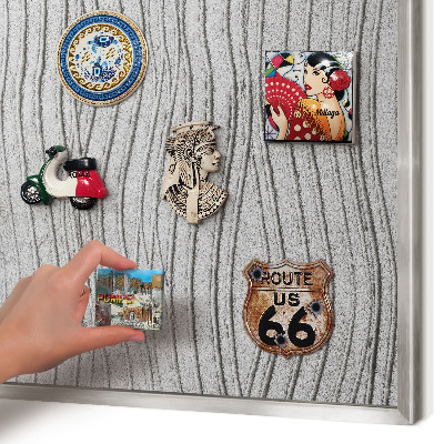 Decoratief metalen magneetbord in een zilveren lijst Grijze golven