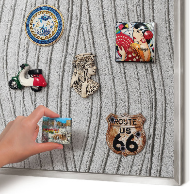 Decoratief metalen magneetbord in een zilveren lijst Grijze golven