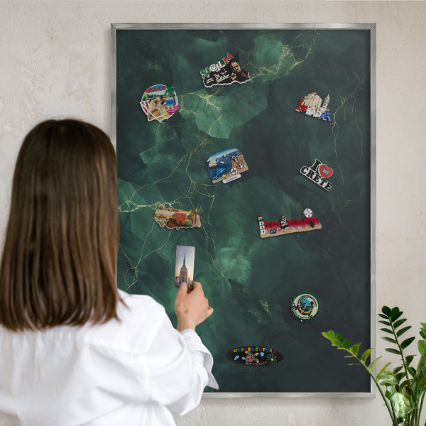 Magneetbord voor souvenir magneten met zilveren lijst Groene diepte