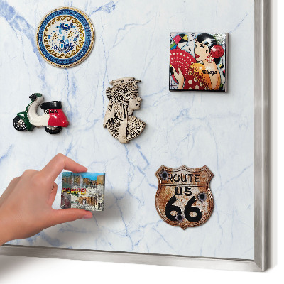 Decoratief metalen magneetbord in een zilveren lijst Marmerontwerp