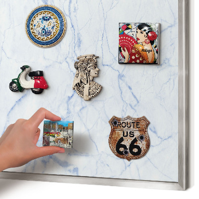 Decoratief metalen magneetbord in een zilveren lijst Marmerontwerp