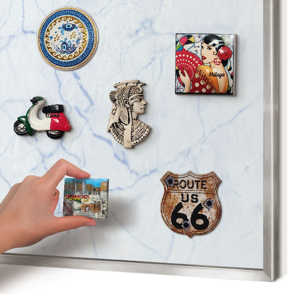 Decoratief metalen magneetbord in een zilveren lijst Marmerontwerp