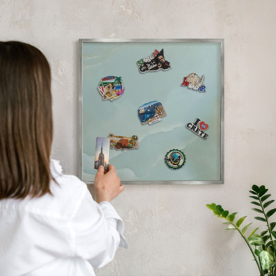 Magneetbord voor souvenir magneten met zilveren lijst Vreedzame harmonie