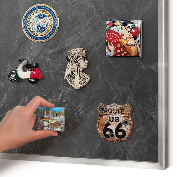 Decoratief metalen magneetbord in een zilveren lijst Grijze elegantie