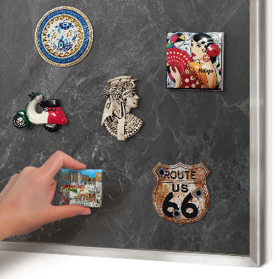 Decoratief metalen magneetbord in een zilveren lijst Grijze elegantie