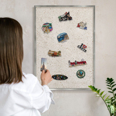 Magneetbord voor souvenir magneten met zilveren lijst Fijne achtergrond