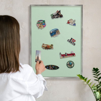 Magneetbord voor souvenir magneten met zilveren lijst Mintgroen