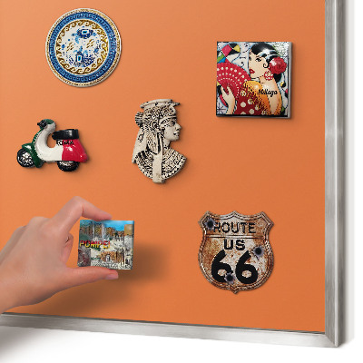Magneetbord voor souvenir magneten met zilveren lijst Sterk oranje