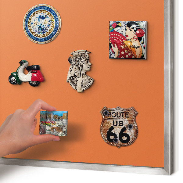 Magneetbord voor souvenir magneten met zilveren lijst Sterk oranje