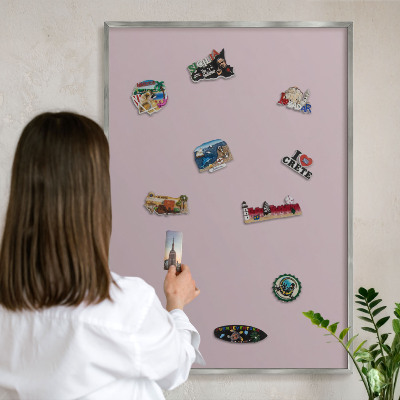 Magneetbord voor souvenir magneten met zilveren lijst Pastel lila