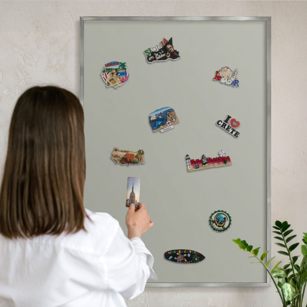 Decoratief metalen magneetbord in een zilveren lijst Neutraal grijs