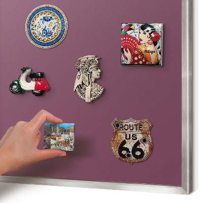 Decoratief metalen magneetbord in een zilveren lijst Paarse kleur