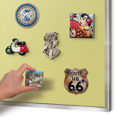 Decoratief metalen magneetbord in een zilveren lijst Lichte mosterd