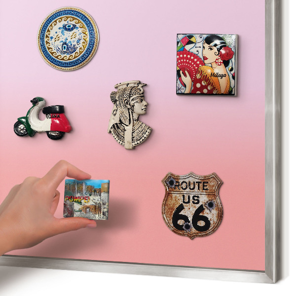 Decoratief metalen magneetbord in een zilveren lijst Subtiele kleurovergang