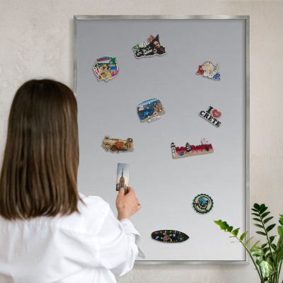 Magneetbord voor souvenir magneten met zilveren lijst Grijze gradiënt