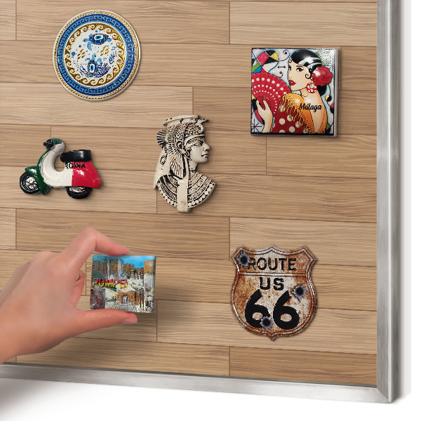 Decoratief metalen magneetbord in een zilveren lijst Houten patroon