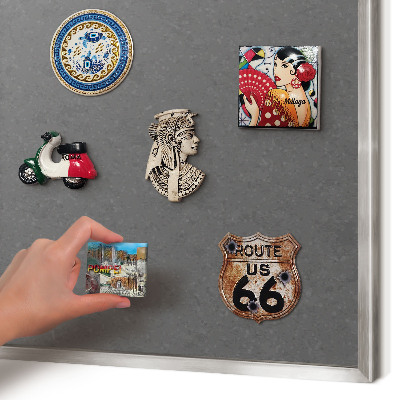 Decoratief metalen magneetbord in een zilveren lijst Grijze textuur
