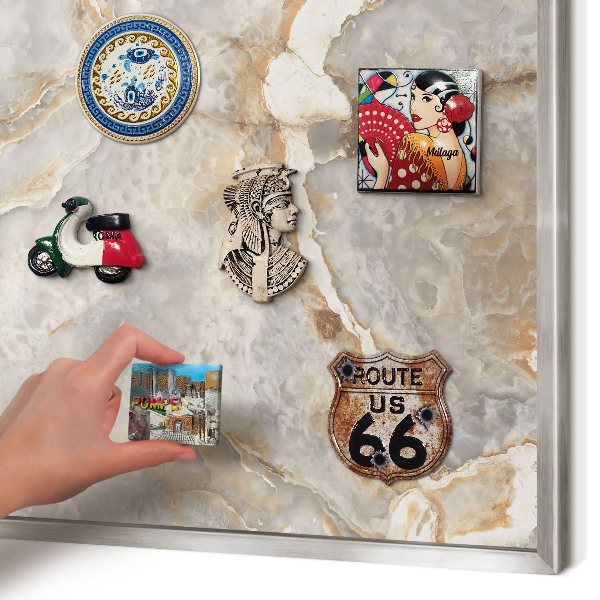 Magneetbord voor souvenir magneten met zilveren lijst Marmeren elegantie