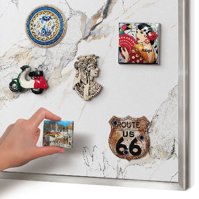 Decoratief metalen magneetbord in een zilveren lijst Marmereffect