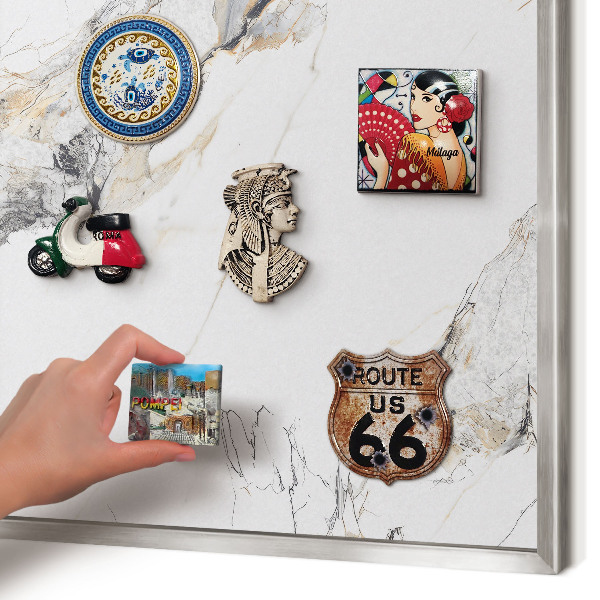Decoratief metalen magneetbord in een zilveren lijst Marmereffect