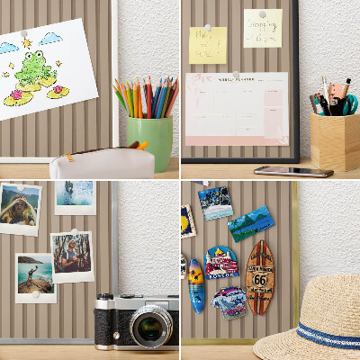 Decoratief metalen magneetbord in een zilveren lijst Verticale strepen