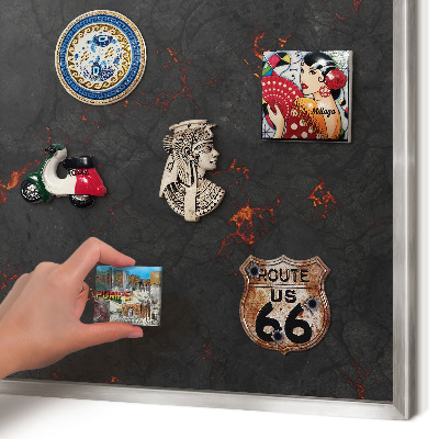 Magneetbord voor souvenir magneten met zilveren lijst Vulkanische lava