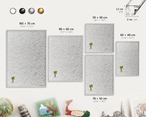 Decoratief metalen magneetbord in een zilveren lijst Opengewerkte elegantie