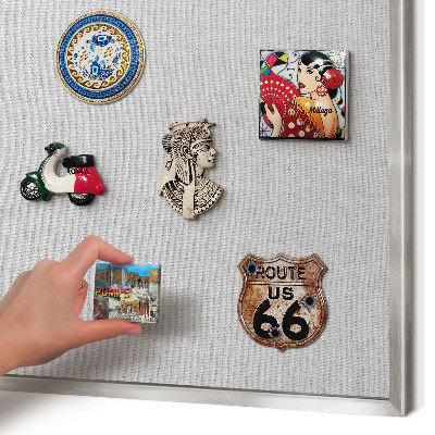 Magneetbord voor souvenir magneten met zilveren lijst Subtiele elegantie