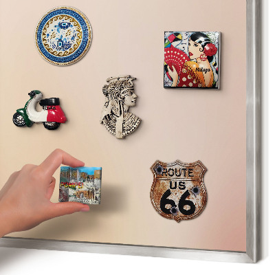 Magneetbord voor souvenir magneten met zilveren lijst Zachtbeige