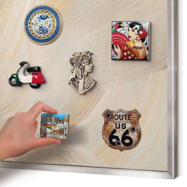 Decoratief metalen magneetbord in een zilveren lijst Elegante abstractie