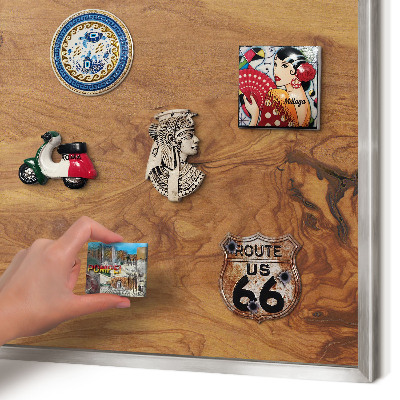 Decoratief metalen magneetbord in een zilveren lijst Natuurlijk hout