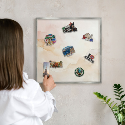 Magneetbord voor souvenir magneten met zilveren lijst Pastel vrede