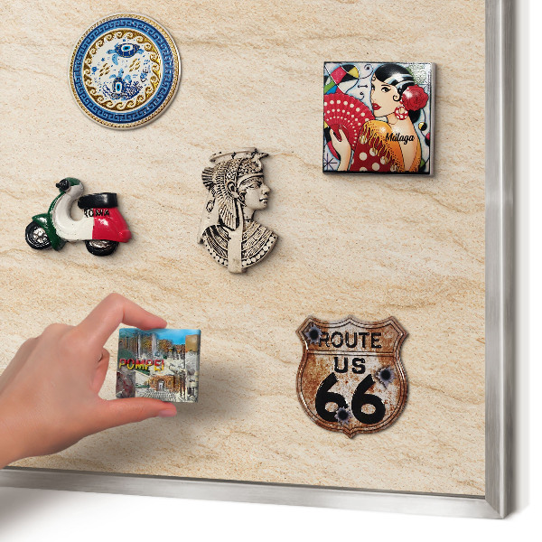 Magneetbord voor souvenir magneten met zilveren lijst Natuurlijke elegantie