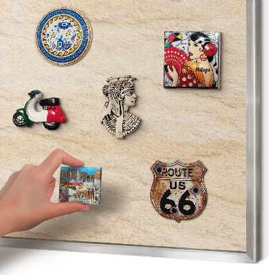 Magneetbord voor souvenir magneten met zilveren lijst Natuurlijke elegantie