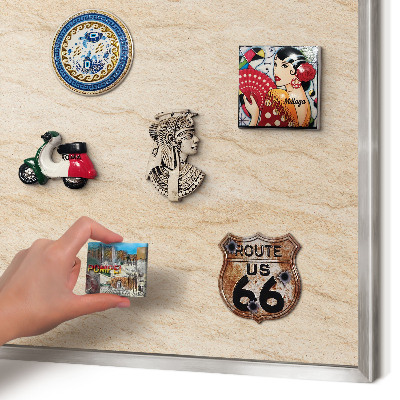 Magneetbord voor souvenir magneten met zilveren lijst Natuurlijke elegantie