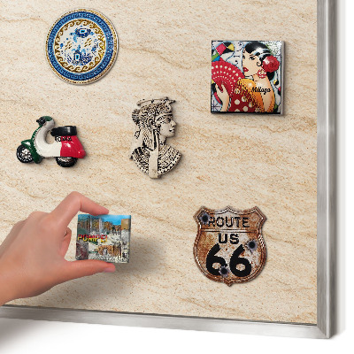 Magneetbord voor souvenir magneten met zilveren lijst Natuurlijke elegantie