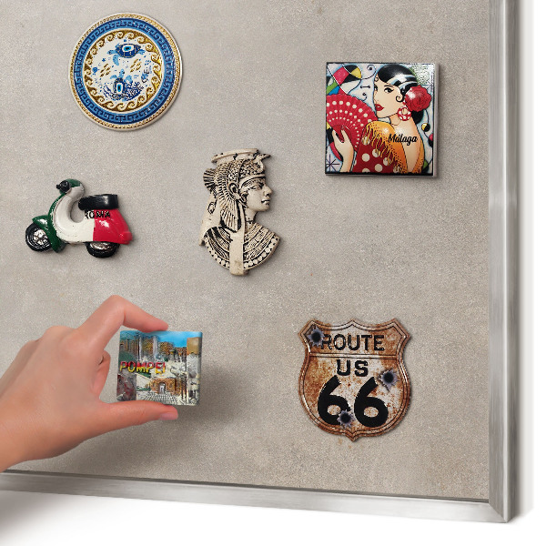 Decoratief metalen magneetbord in een zilveren lijst Neutrale elegantie