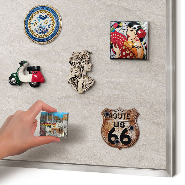 Magneetbord voor souvenir magneten met zilveren lijst Verfijnde elegantie