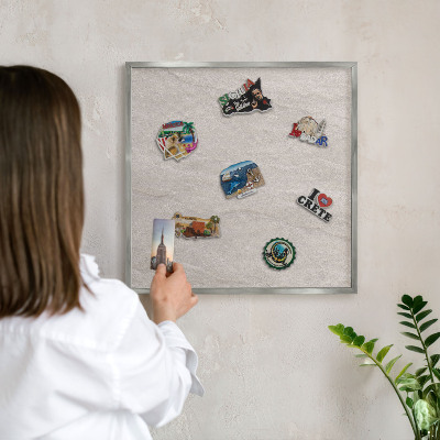 Magneetbord voor souvenir magneten met zilveren lijst Verfijnde elegantie