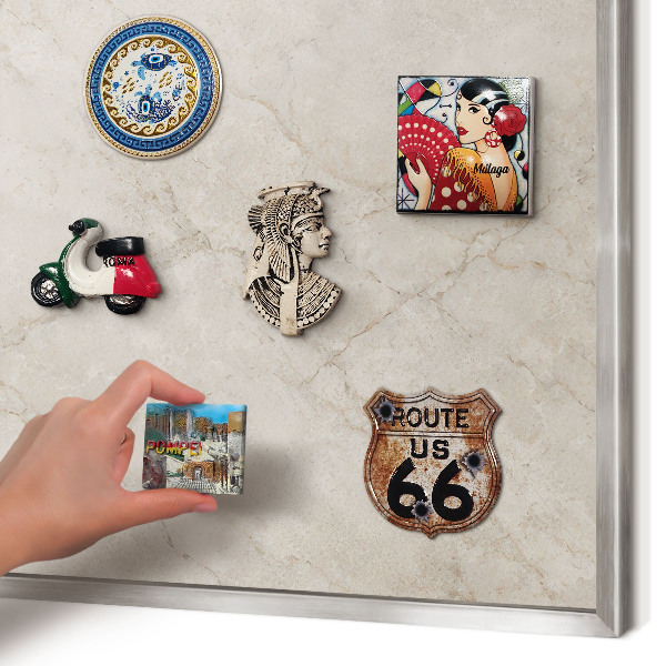 Decoratief metalen magneetbord in een zilveren lijst Natuurlijke elegantie